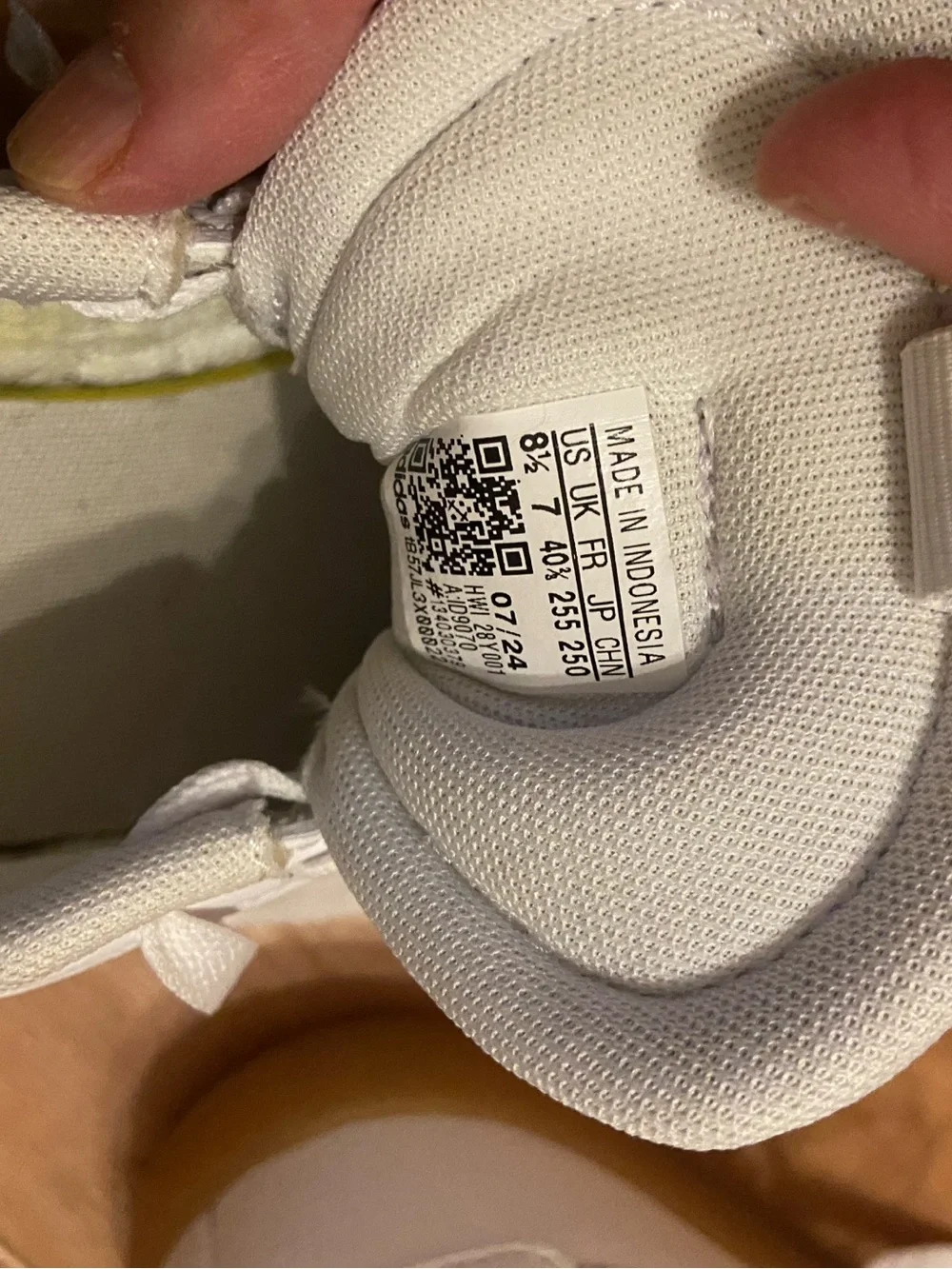 adidas White Leather Sneakers with Gum Outsole Women’s 8.5